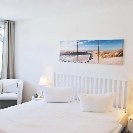 Luv & Lee Comfortable Holiday home *